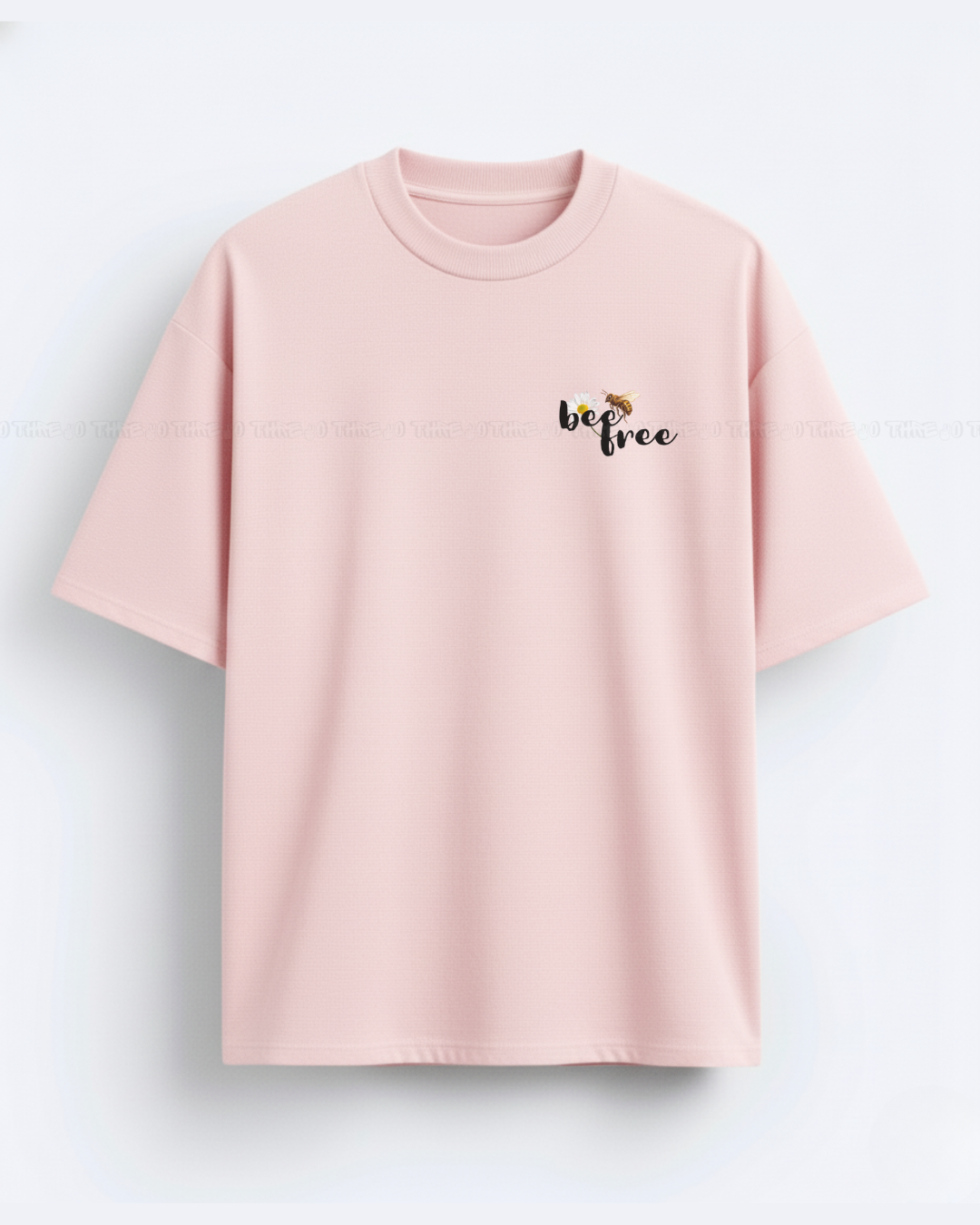Bee Free Women’s Oversized T-Shirt – Minimal Graphic Tee with Cute Bee Print & Positive Vibes